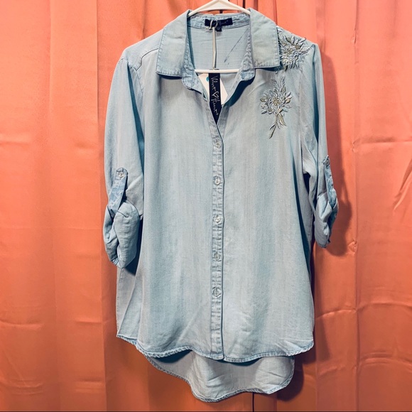 Velvet Heart Tops - VELVET HEART light chambray embroidered shirt NWT